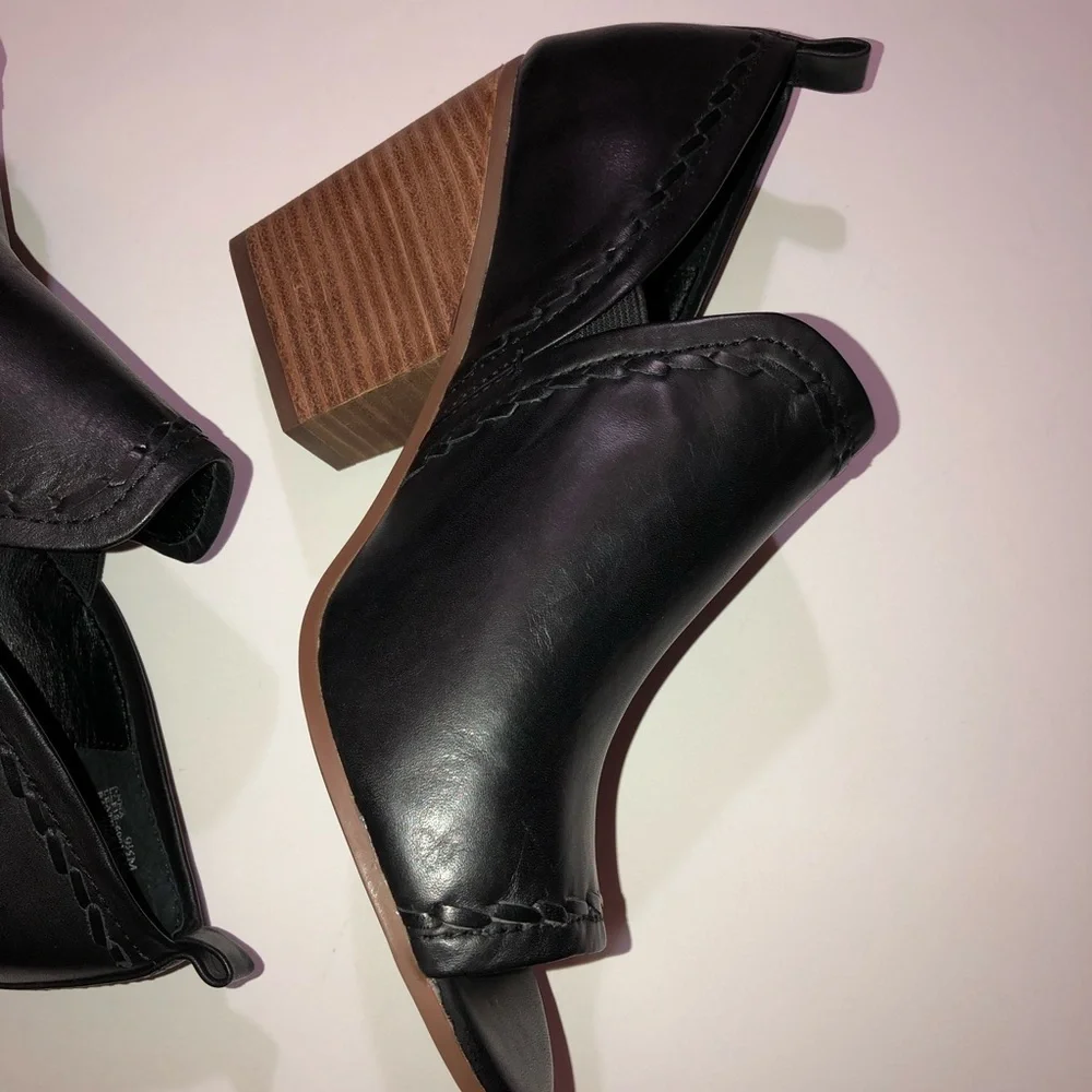 Lucca lane bootie size 9.5